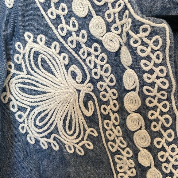 COPY - Calypso chambray tunic with embroidery - Picture 3 of 4